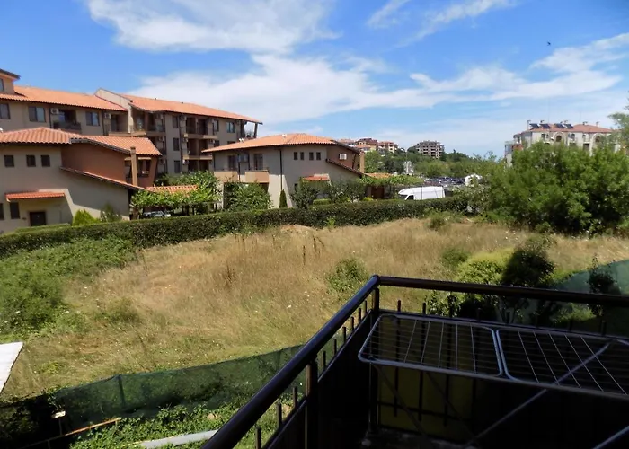 двустаен в комплекс нестинарка