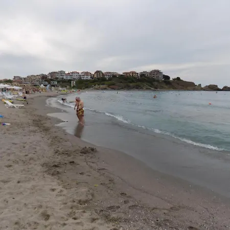 Apartament двустаен в комплекс нестинарка Țarevo