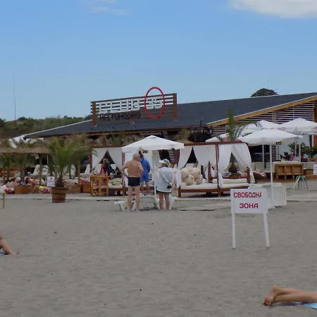 Apartament двустаен в комплекс нестинарка *