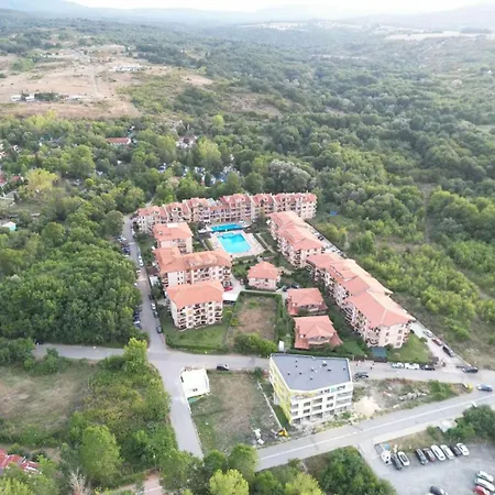 Apartament двустаен в комплекс нестинарка Țarevo