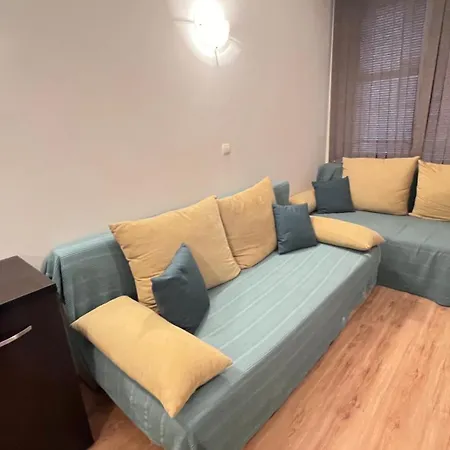 двустаен в комплекс нестинарка