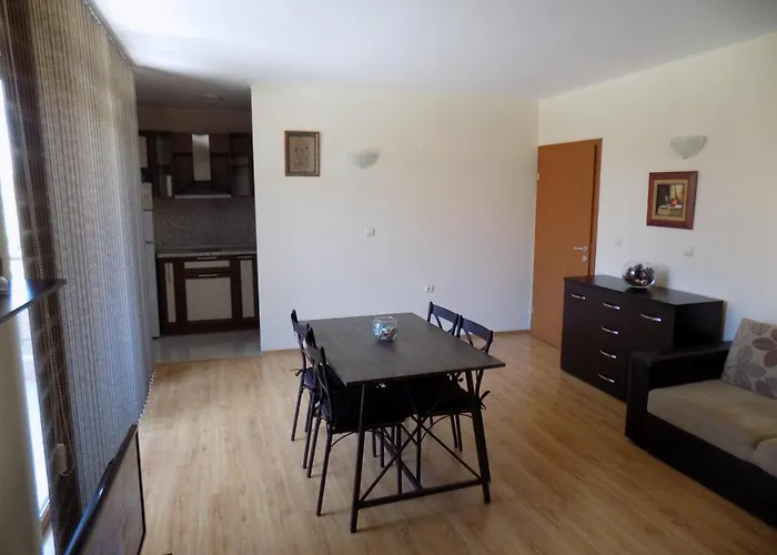 двустаен в комплекс нестинарка * 茨雷沃