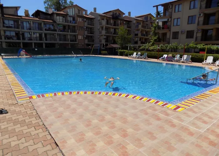 двустаен в комплекс нестинарка 茨雷沃