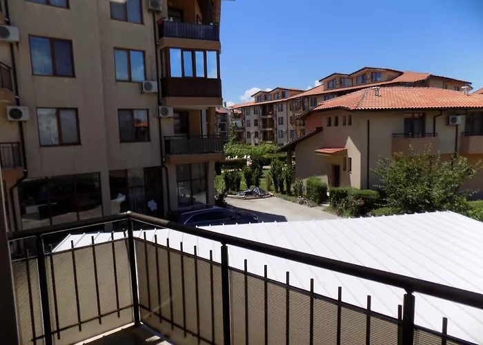 公寓 двустаен в комплекс нестинарка *