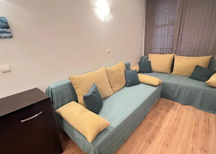 двустаен в комплекс нестинарка